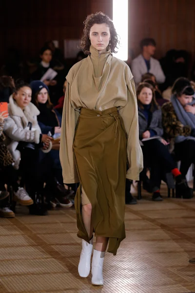 Look 17